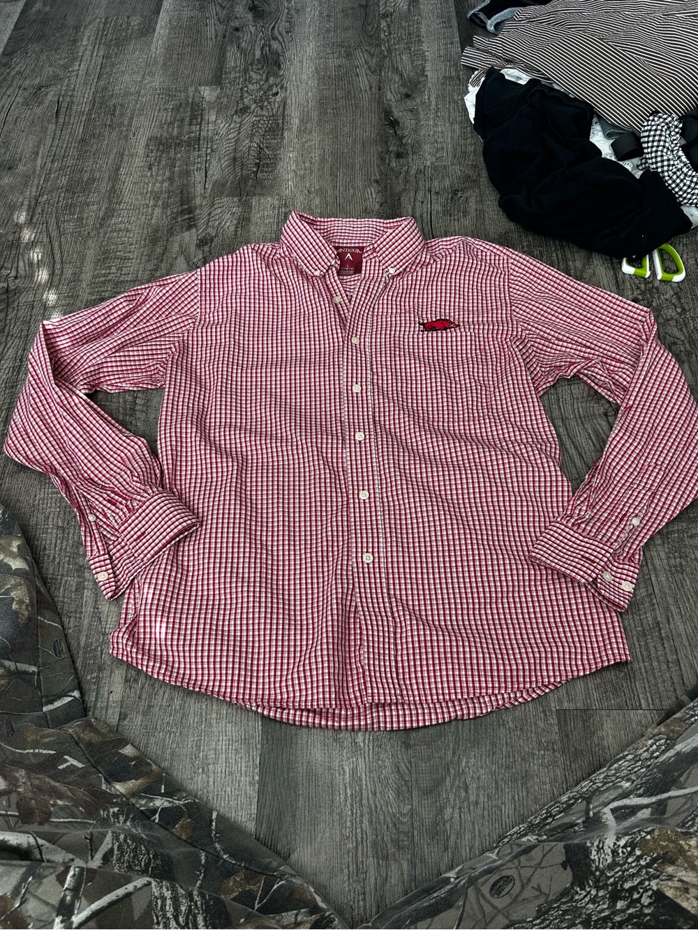 Arkansas Razorbacks Antigua Red and White Gingham Button-Down Dress Shirt